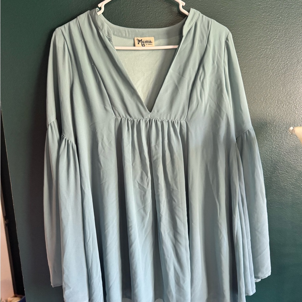 Women's Light Blue Top